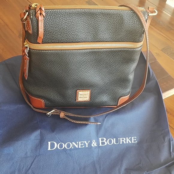 Dooney & Bourke Bags Dooney Bourke Black Leather Crossbody Bag Poshmark